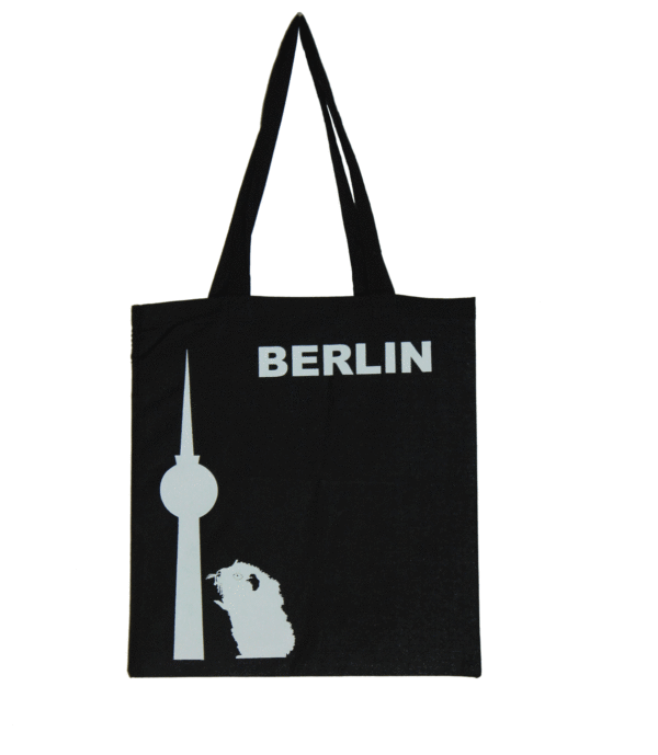 Der schwarze Beutel zeigt den Berliner Fernsehturm und ein Meerschweinchen